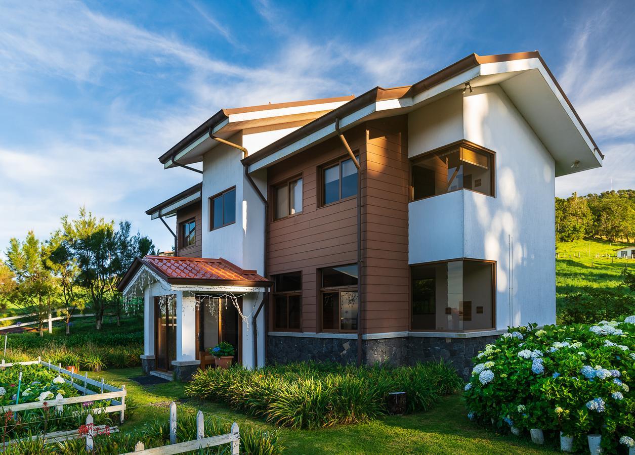 Altura Hotel Poasito Экстерьер фото